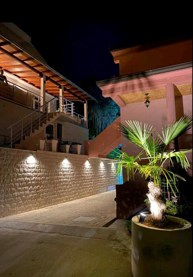 Apartments Kuc Tivat Eksteriør billede
