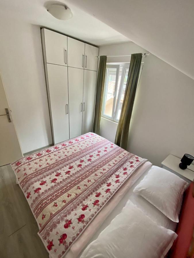 Apartments Kuc Tivat Eksteriør billede