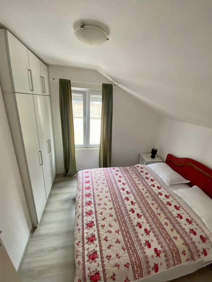 Apartments Kuc Tivat Eksteriør billede