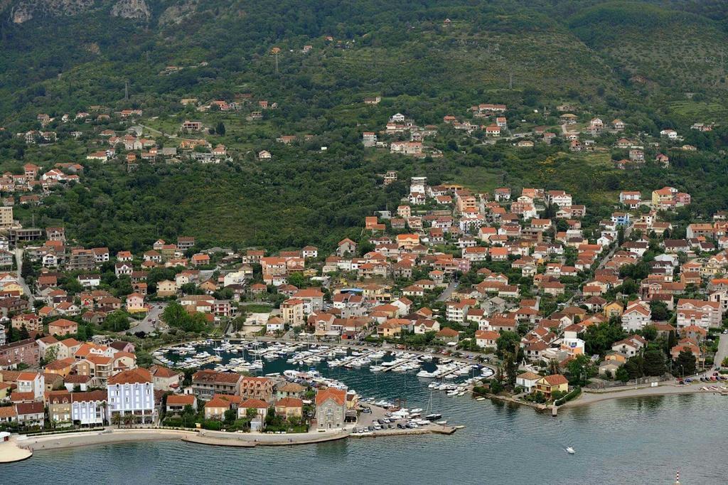 Apartments Kuc Tivat Eksteriør billede
